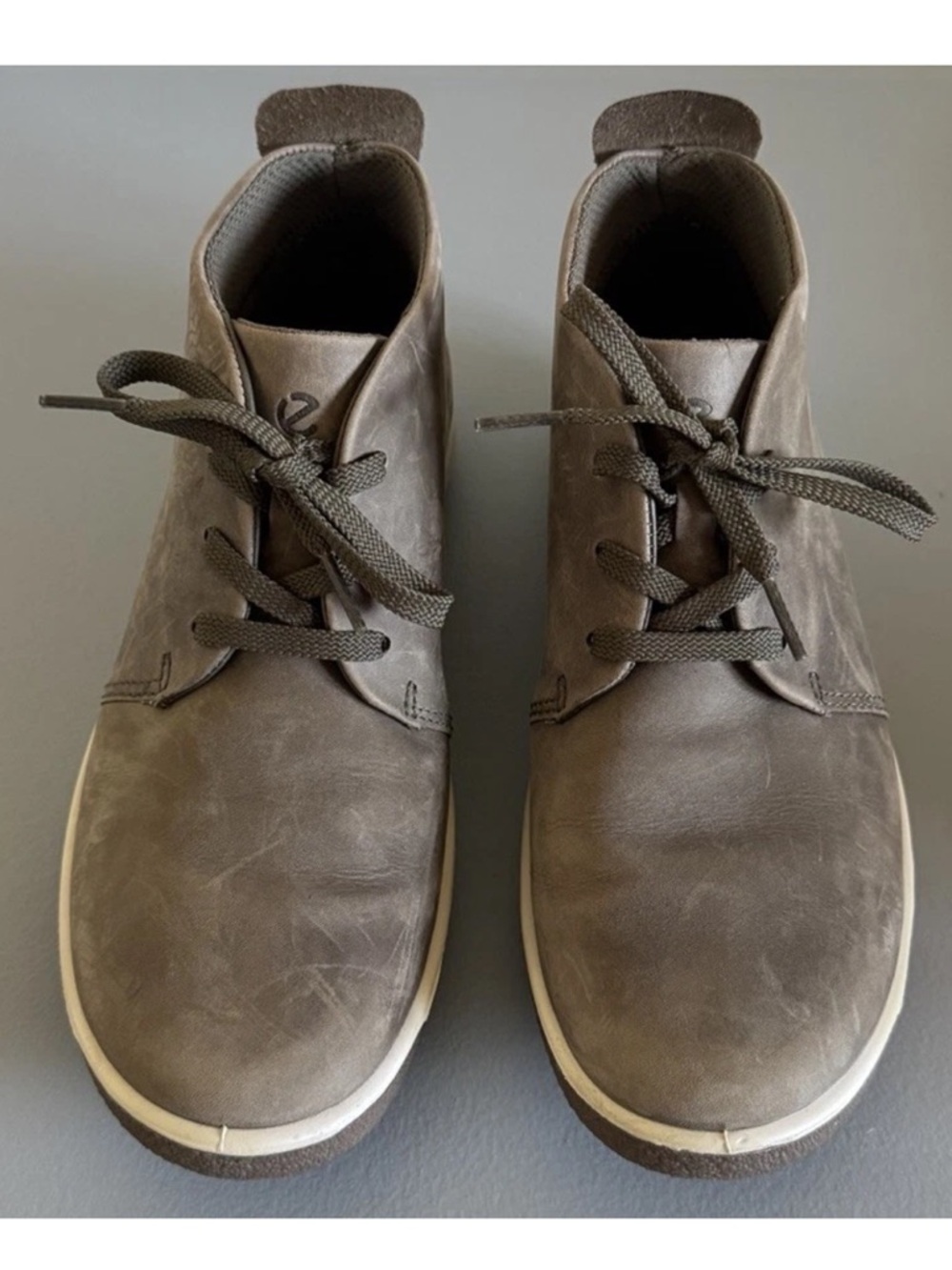 Ecco Men's Gray-Brown Leather Chukka Boots